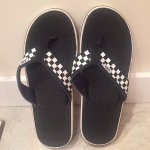 vans off the wall flip flops
